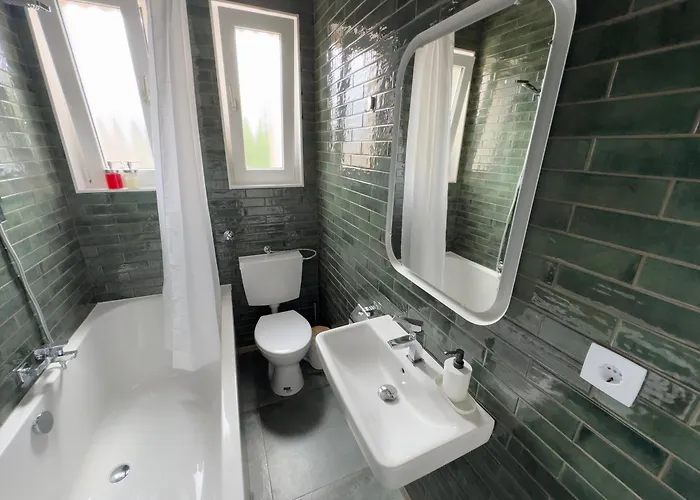 Big With Parking, 30 Min To Duesseldorf Apartment